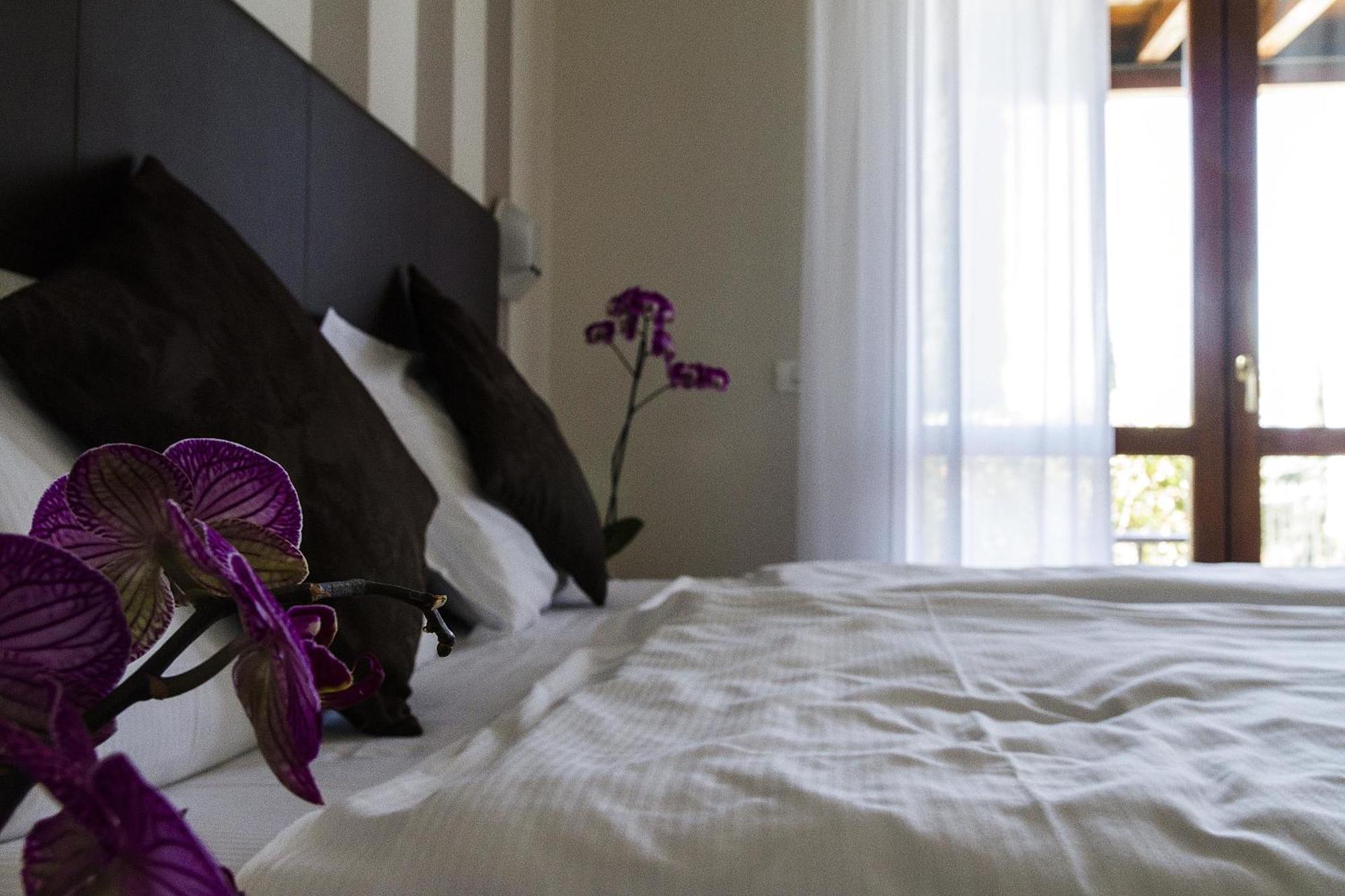 Hotel Relais Agli Olivi Λατζίζε Δωμάτιο φωτογραφία
